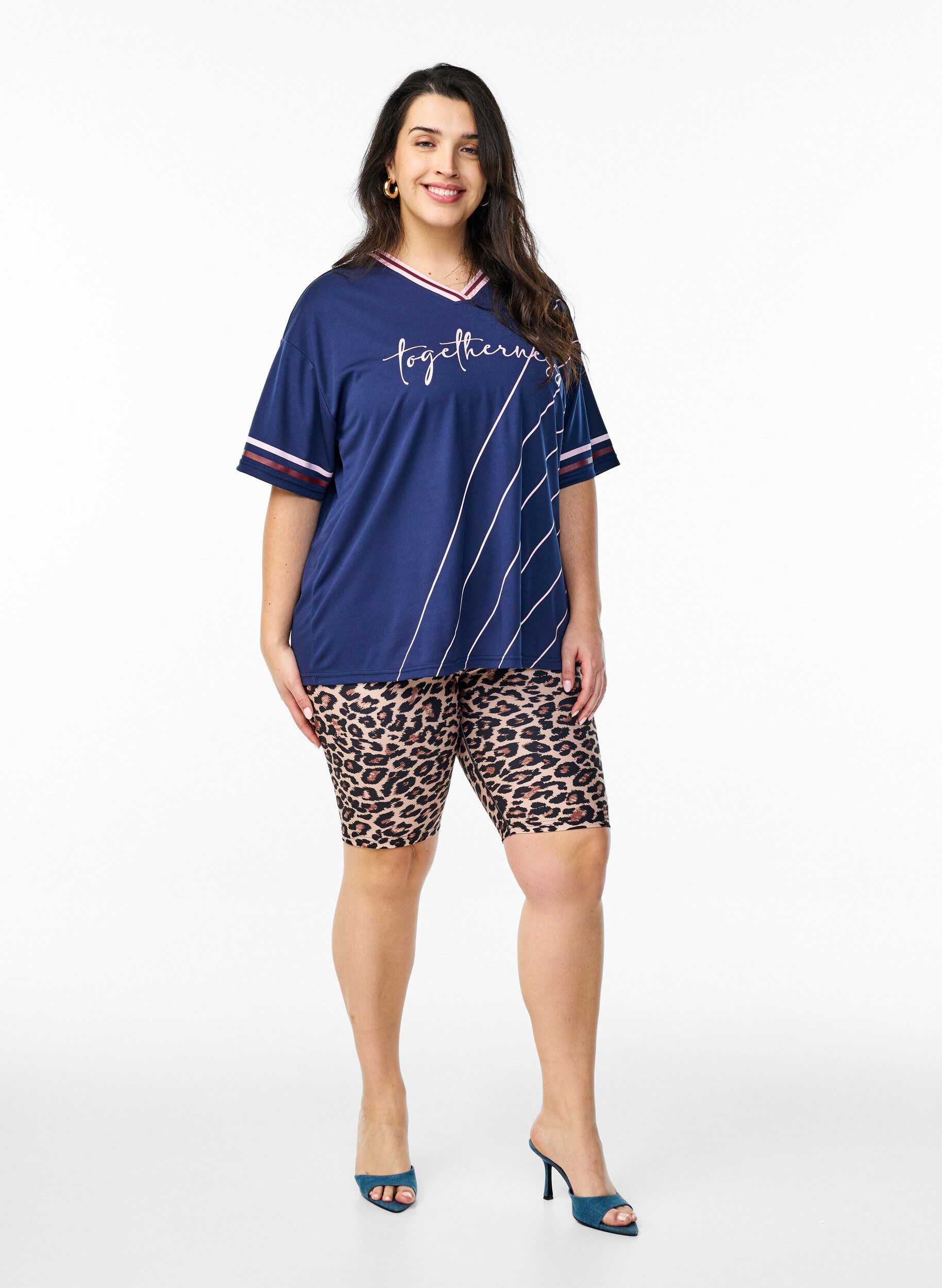 ZizziStrakzittende shorts met zakken aan de zijkant, Bruin, Model image number 1