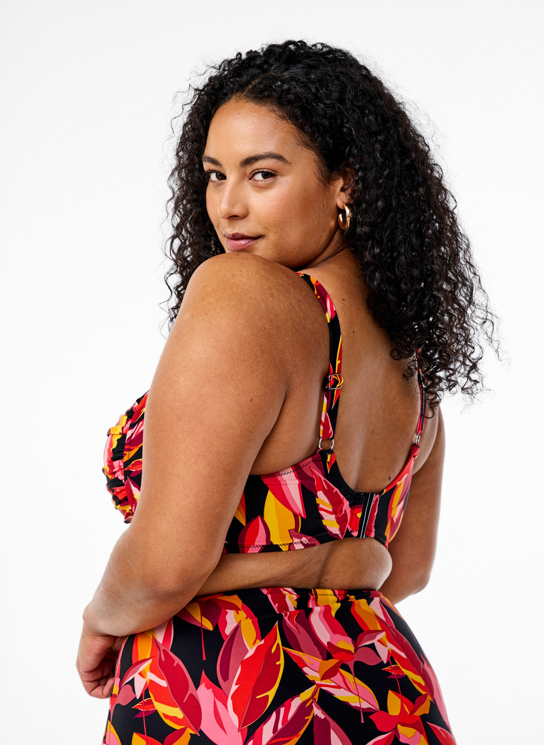 Zizzi Top de bikini rembourr&eacute; avec imprim&eacute;s, Rouge, Model image number 1