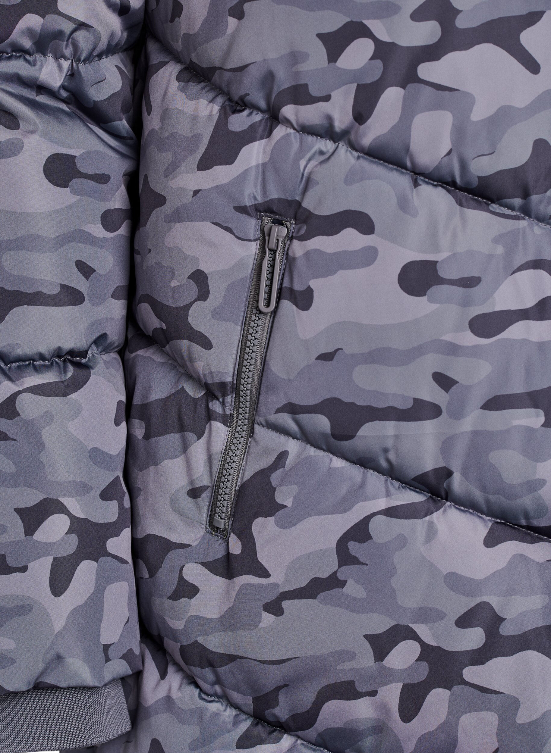 ZizziLange gewatteerde jas met camouflageprint, Grijs, Packshot image number 3