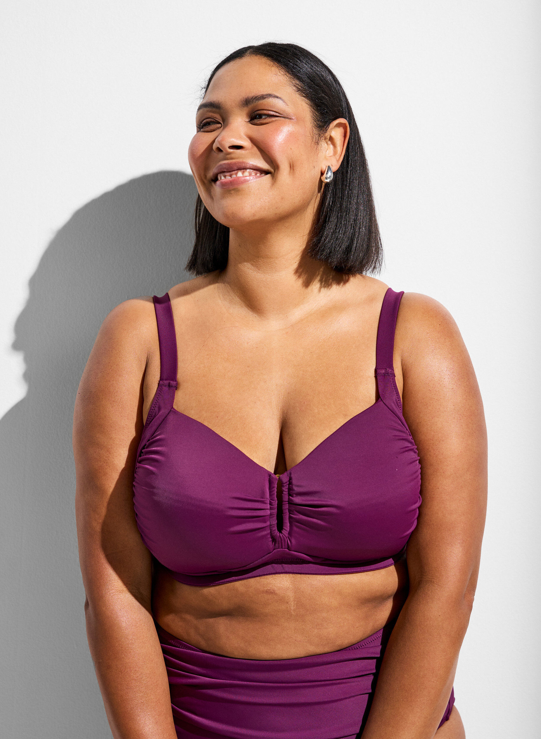 Haut de bikini rembourr&eacute; avec d&eacute;tail anneau, Violet, Model