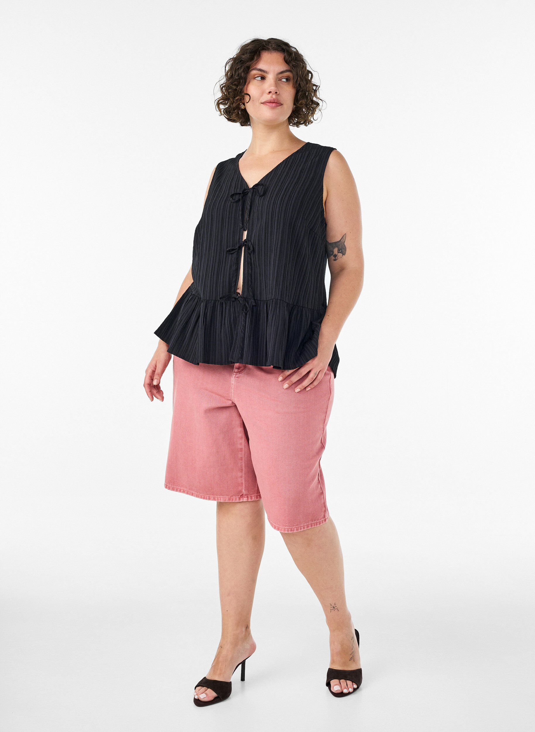 ZizziMouwloze blouse met textuur en een striksluiting, Zwart, Model image number 1