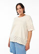 T-shirt avec broderie anglaise et bords &eacute;chancr&eacute;s, Beige, Model image number 0