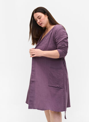 Robe de chambre en coton avec ceinture à nouer, Vintage Violet, Model image number 2
