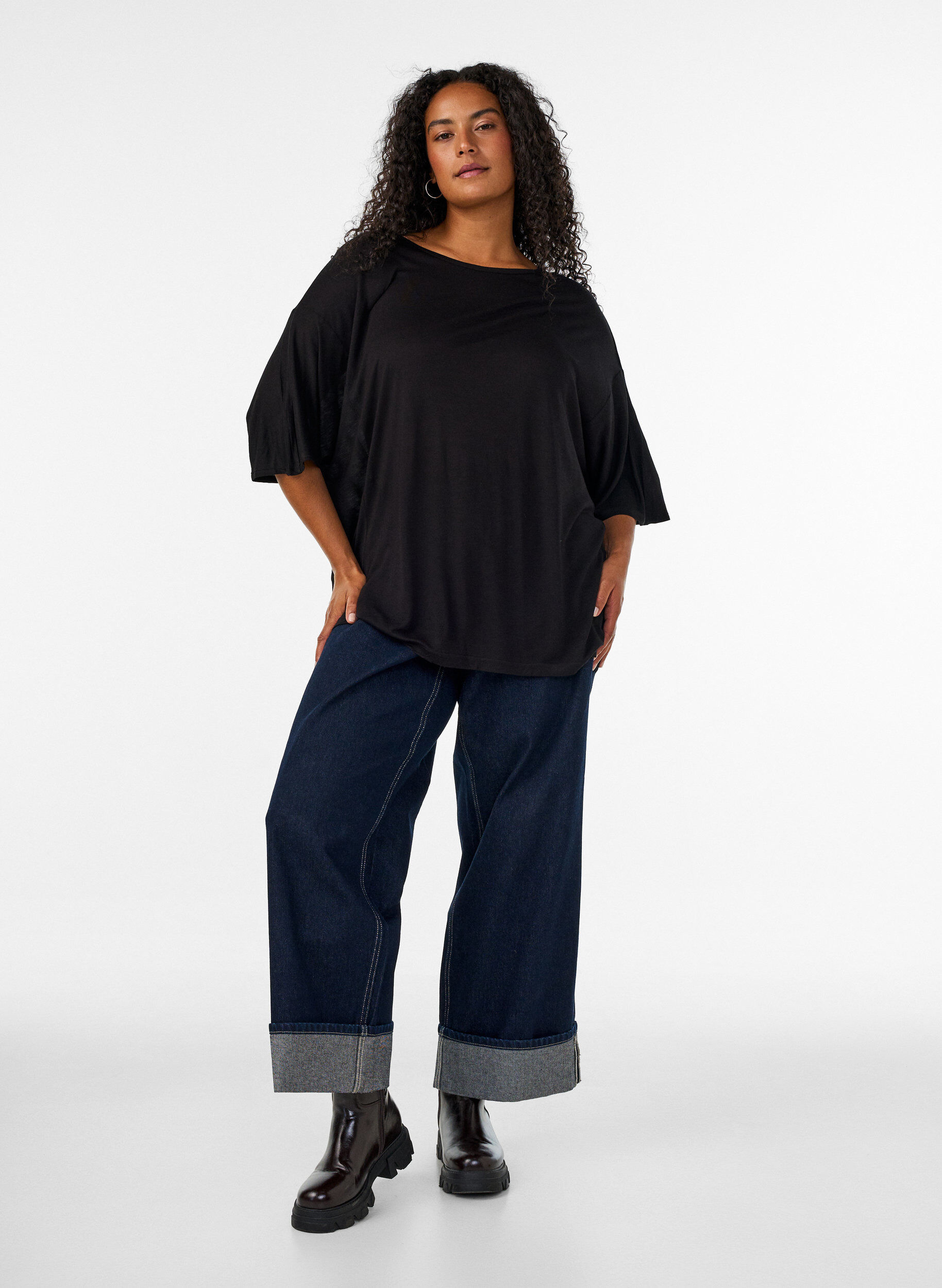 ZizziT-shirt ample en jersey de viscose, Noir, Model image number 1