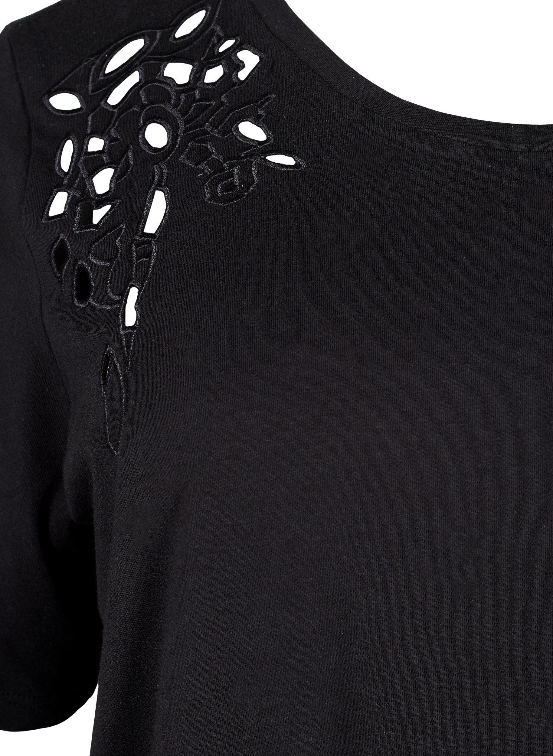 Zizzi T-shirt en coton bio avec d&eacute;tails brod&eacute;s, Black, Packshot image number 2
