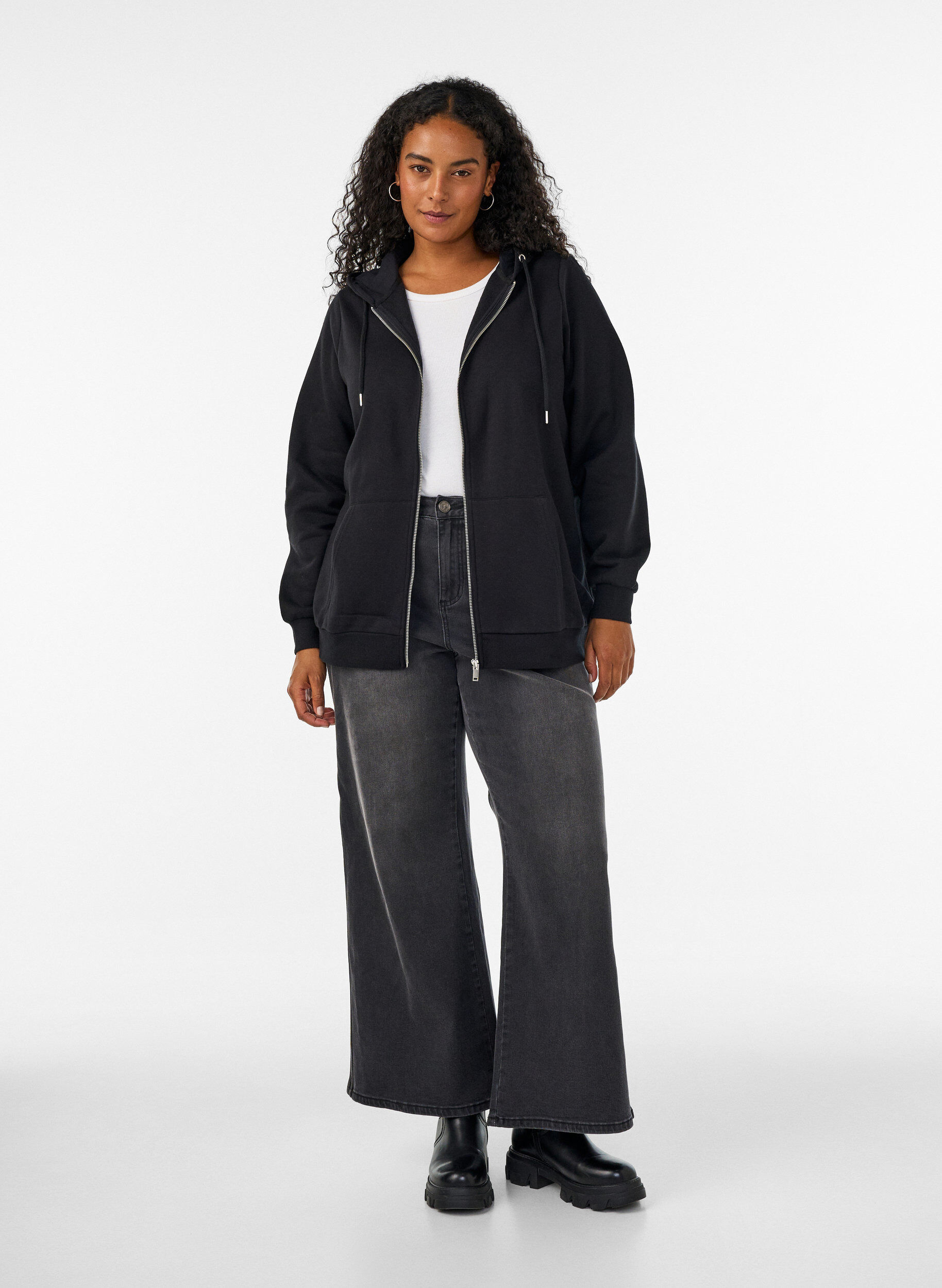 ZizziSweat &agrave; capuche zipp&eacute; avec poches, Noir, Model image number 1