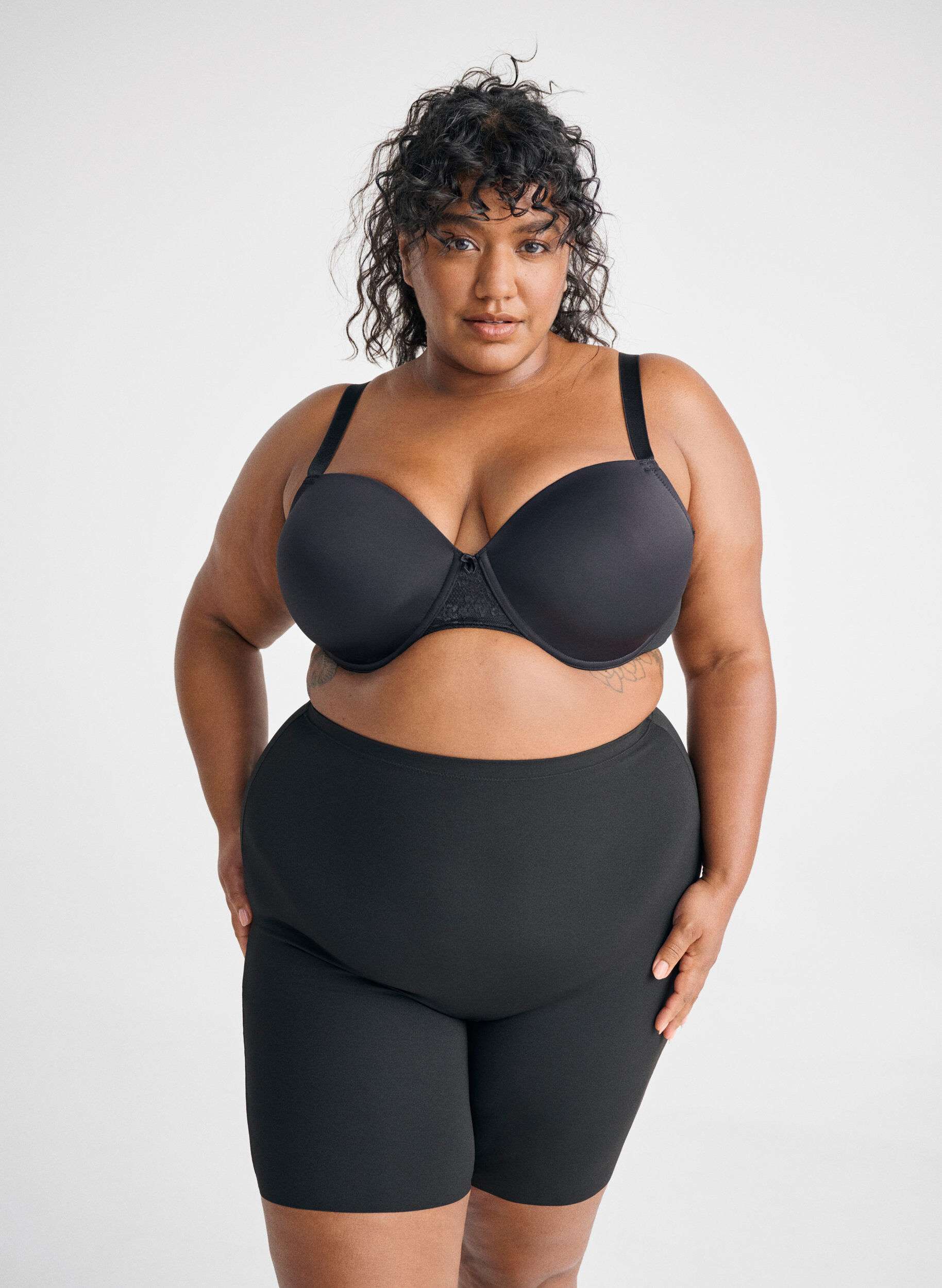 Zizzi Short shapewear l&eacute;ger &agrave; taille haute, Noir, Image image number 0