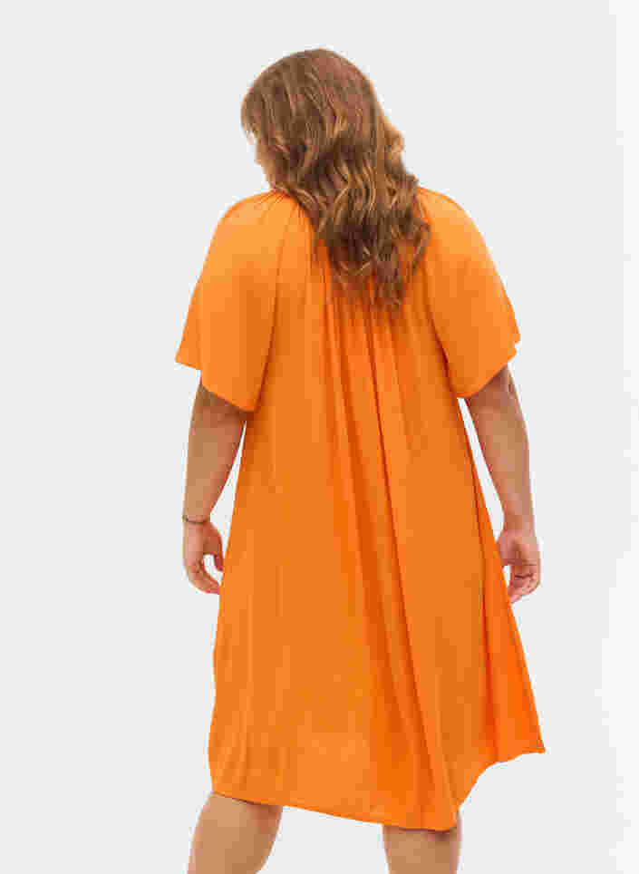 Robe en viscose à manches courtes, Orange Peel, Model image number 1