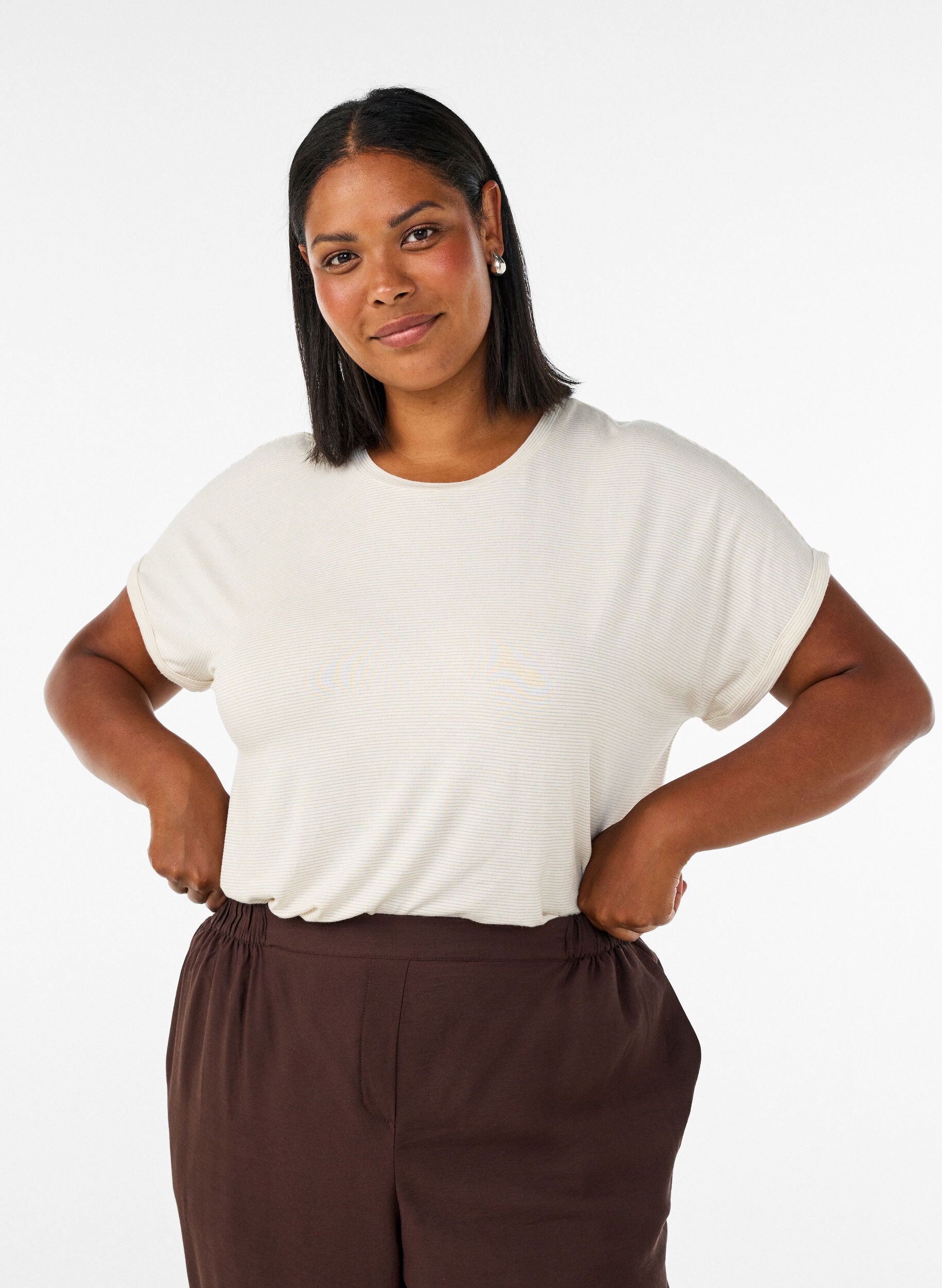 T-shirt en viscose &agrave; rayures paillet&eacute;es, Vanille, Model