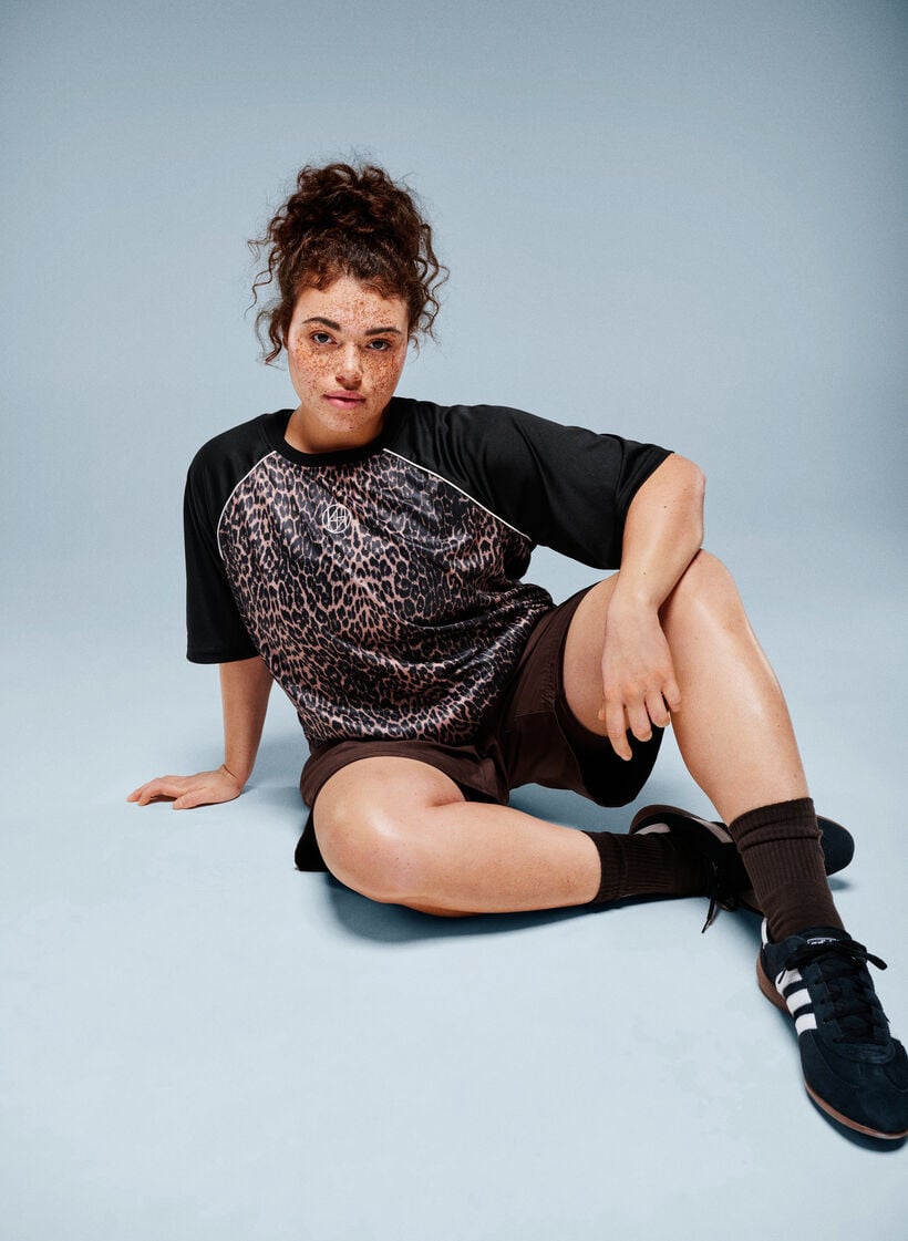 Short d&rsquo;entra&icirc;nement avec short int&eacute;rieur et poche t&eacute;l&eacute;phone, Marron, Image image number 0