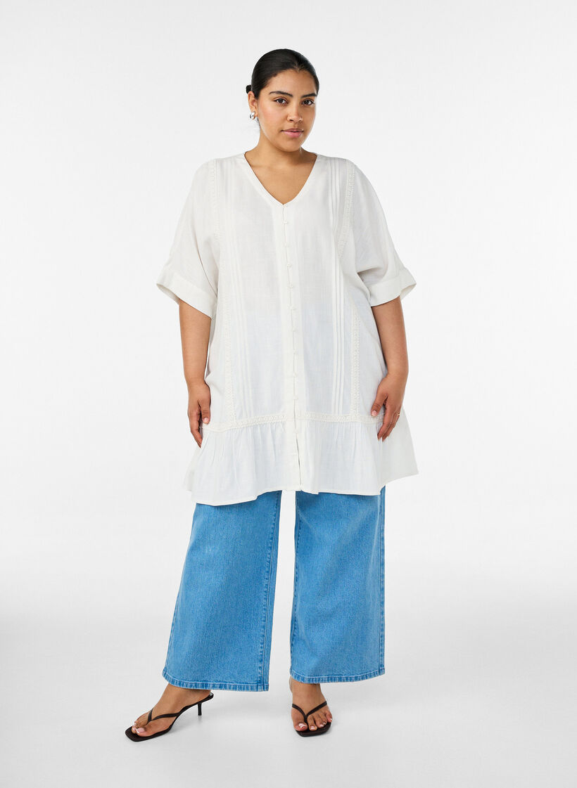 Viscose tuniek met knopen en rucherand, Vanille, Model image number 1