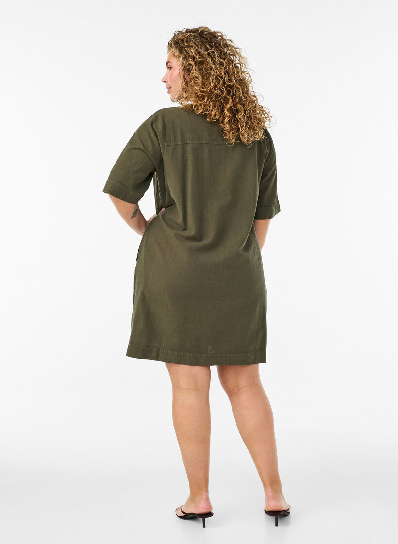 Robe en coton avec manches courtes et poches, Vert fonc&eacute;, Model image number 2