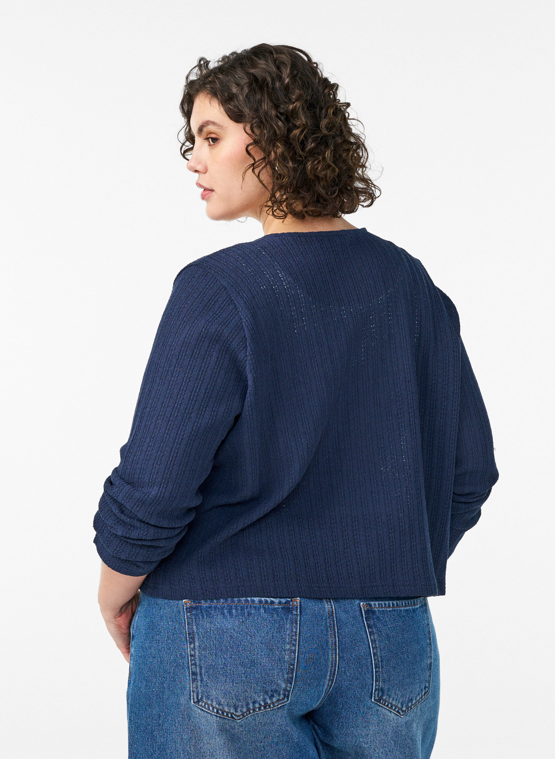 Zizzi Cardigan en jersey textur&eacute; &agrave; nouer sur le devant, Bleu, Model image number 2