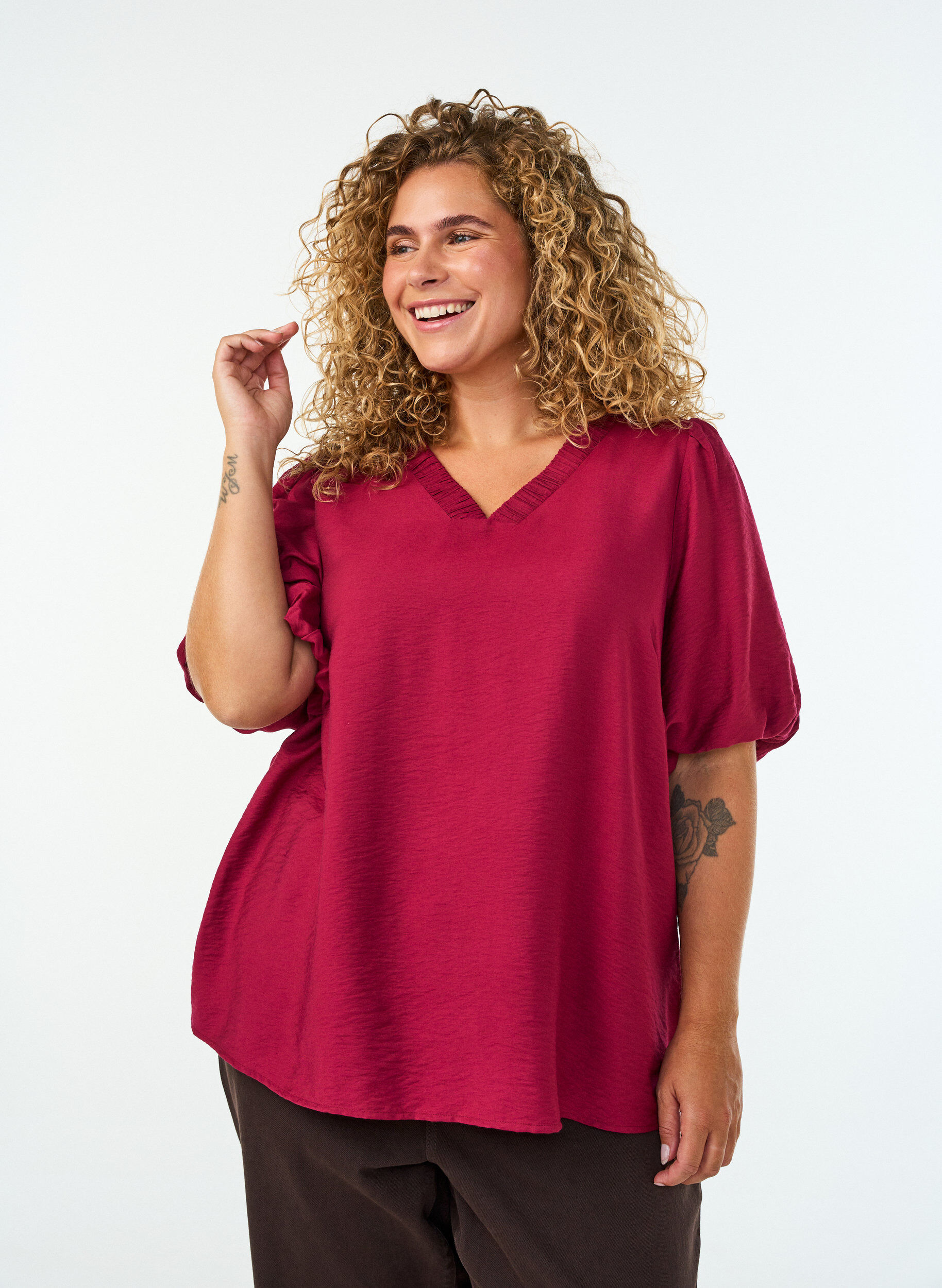 ZizziBlouse met ballonnenmouwen en V-hals, Rood, Model image number 0