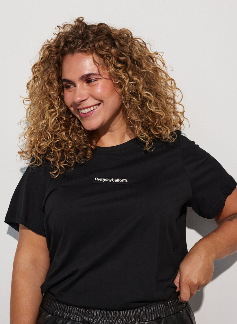 T-shirt en coton avec badge texte, Noir, Model image number 3