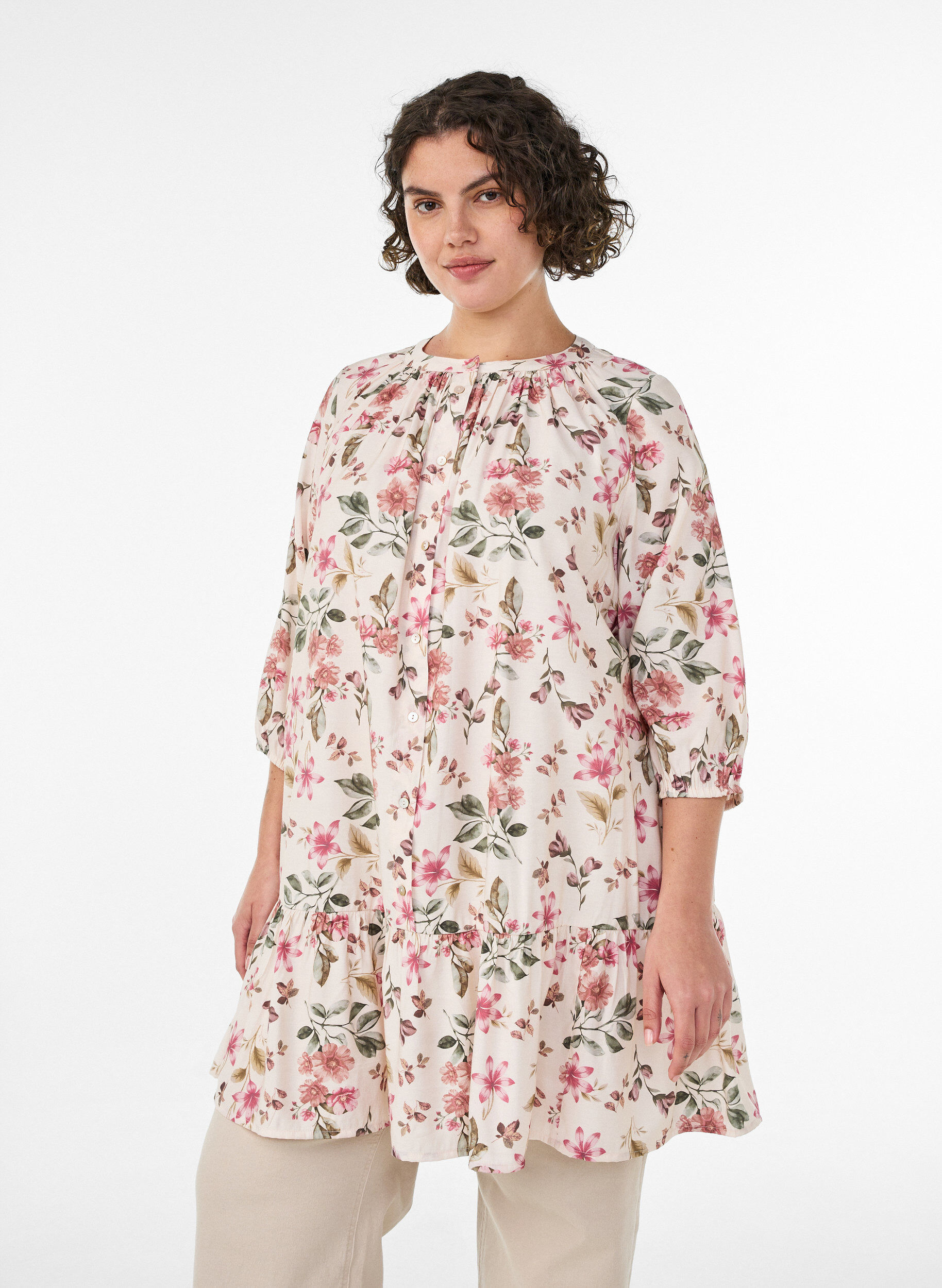 ZizziTunique coupe &eacute;vas&eacute;e en viscose avec manches 3/4, Vanille, Model image number 0
