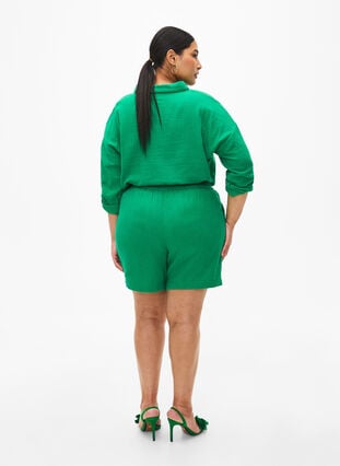 Short en mousseline de coton avec poches, Jolly Green, Model image number 1