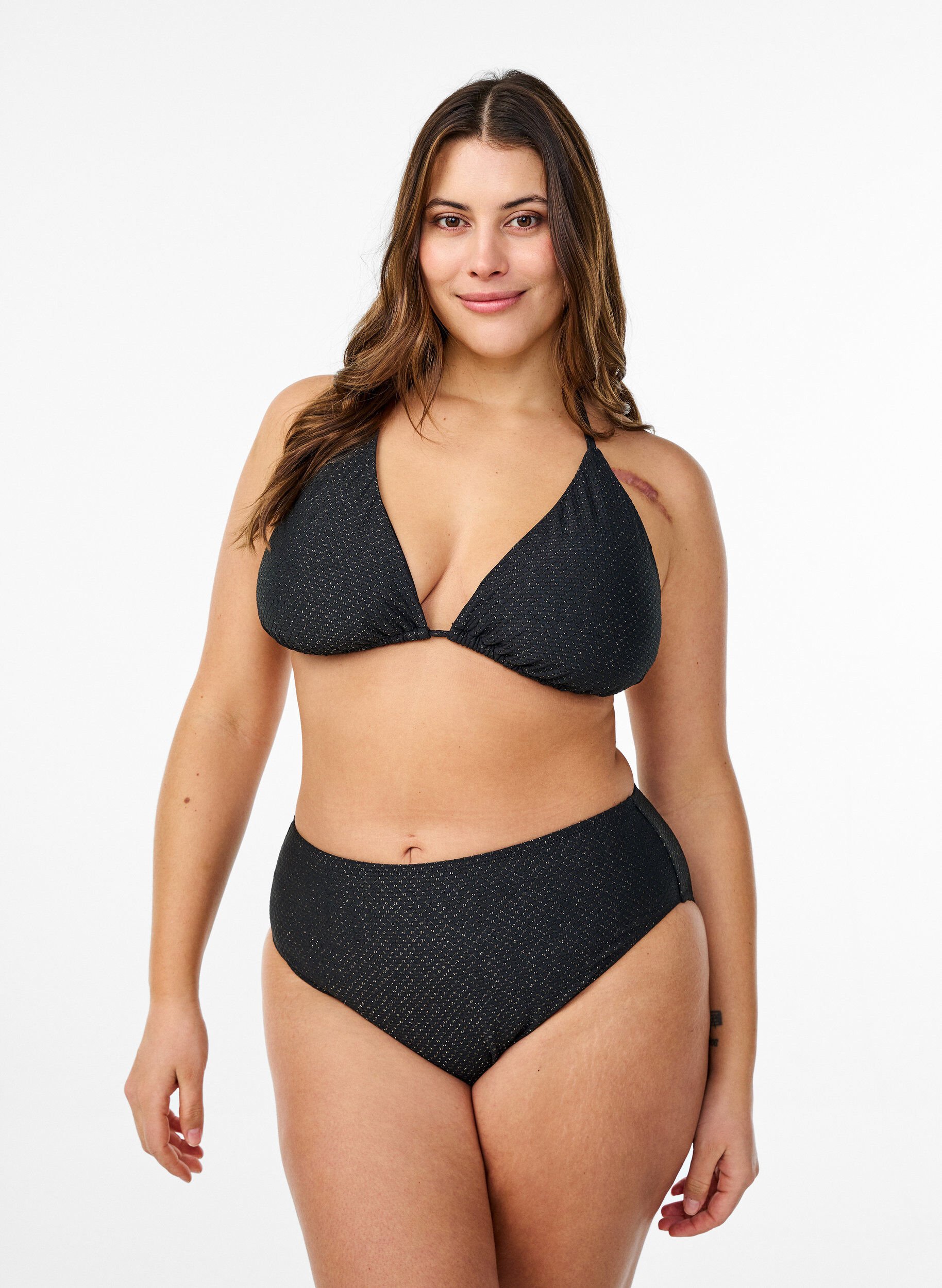 Zizzi Bas de bikini avec paillettes et coupe ta&iuml;, Noir, Model image number 0