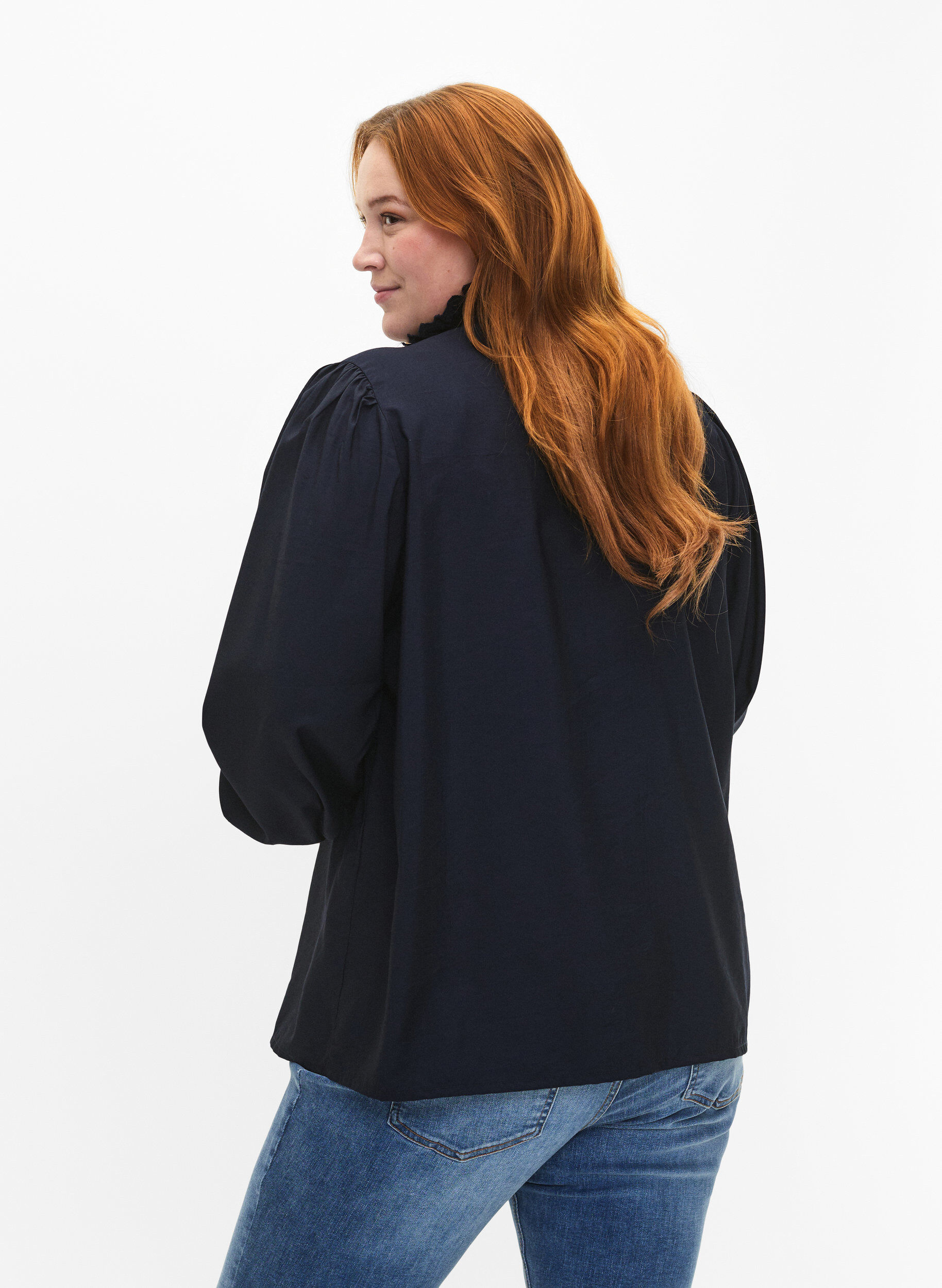 Zizzi chemisier en viscose &agrave; volants, Sky Captain, Model image number 1