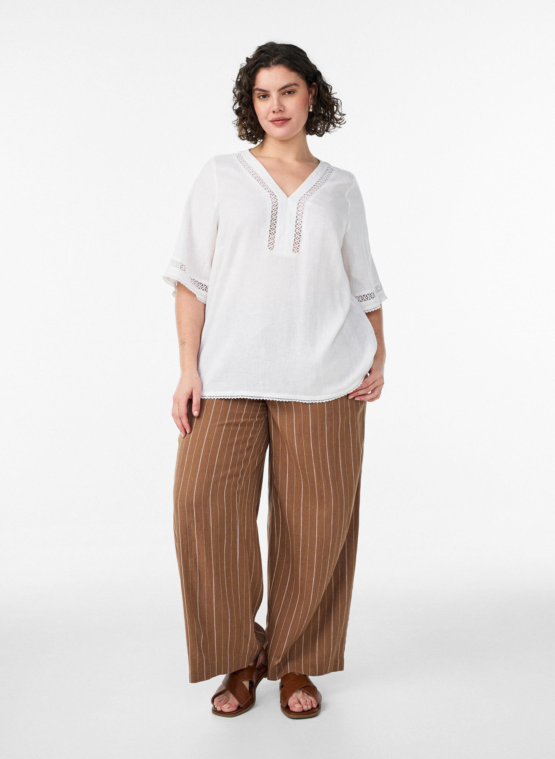 Zizzi Pantalon large en lin et viscose, Marron, Model image number 0