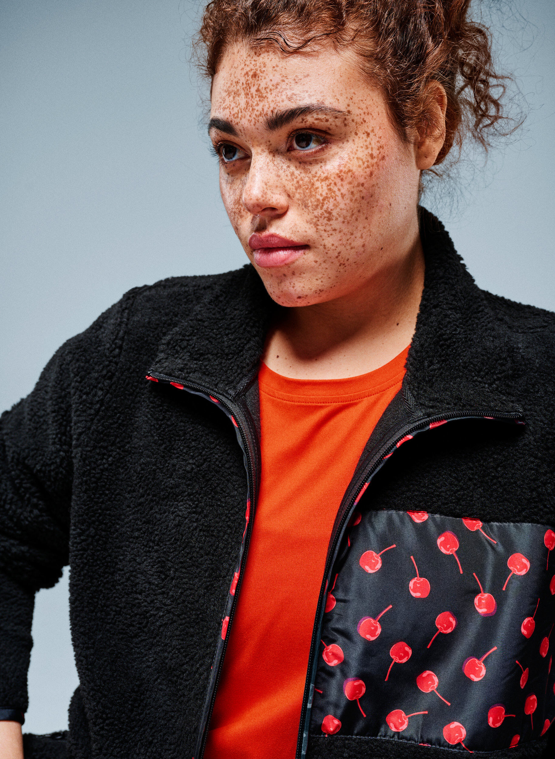 Teddy-fleece jack met kersendetails