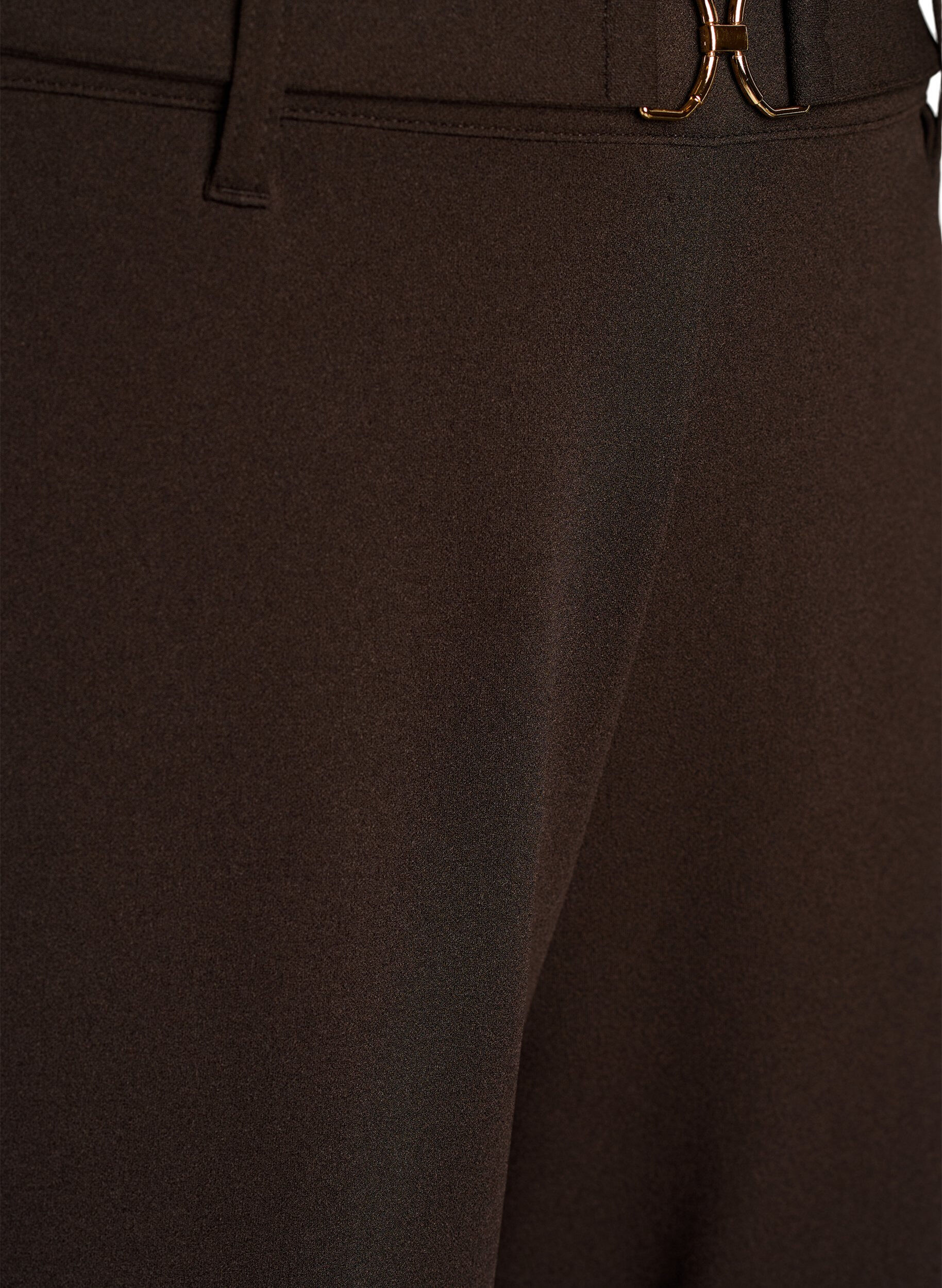 Zizzi Pantalon taille haute avec ceinture et boucle dor&eacute;e, Marron, Packshot image number 2