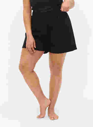 Short de pyjama ample en coton mélangé, Black, Model image number 2