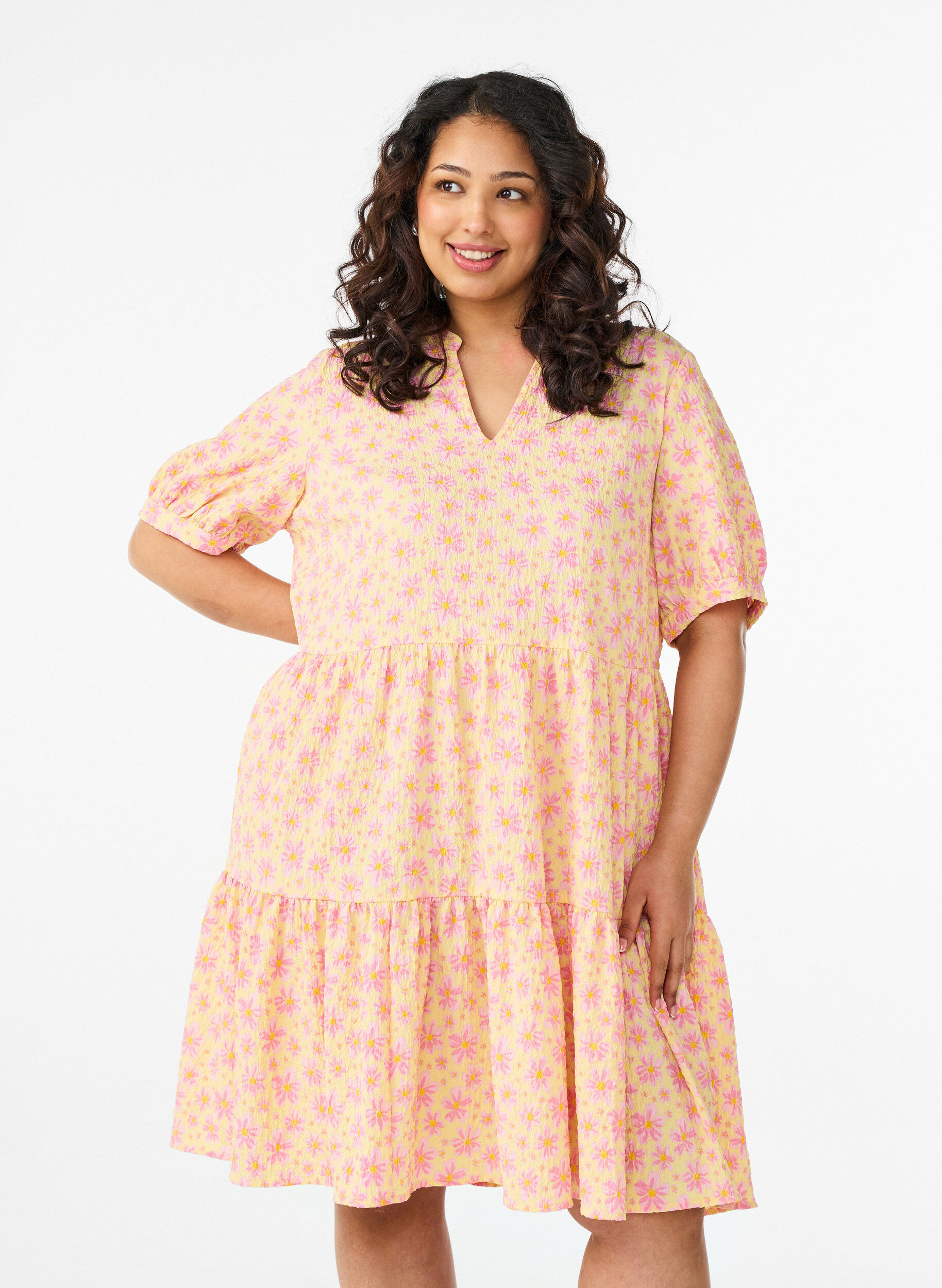 ZizziRobe courte &agrave; coupe &eacute;vas&eacute;e, Jaune, Model image number 0