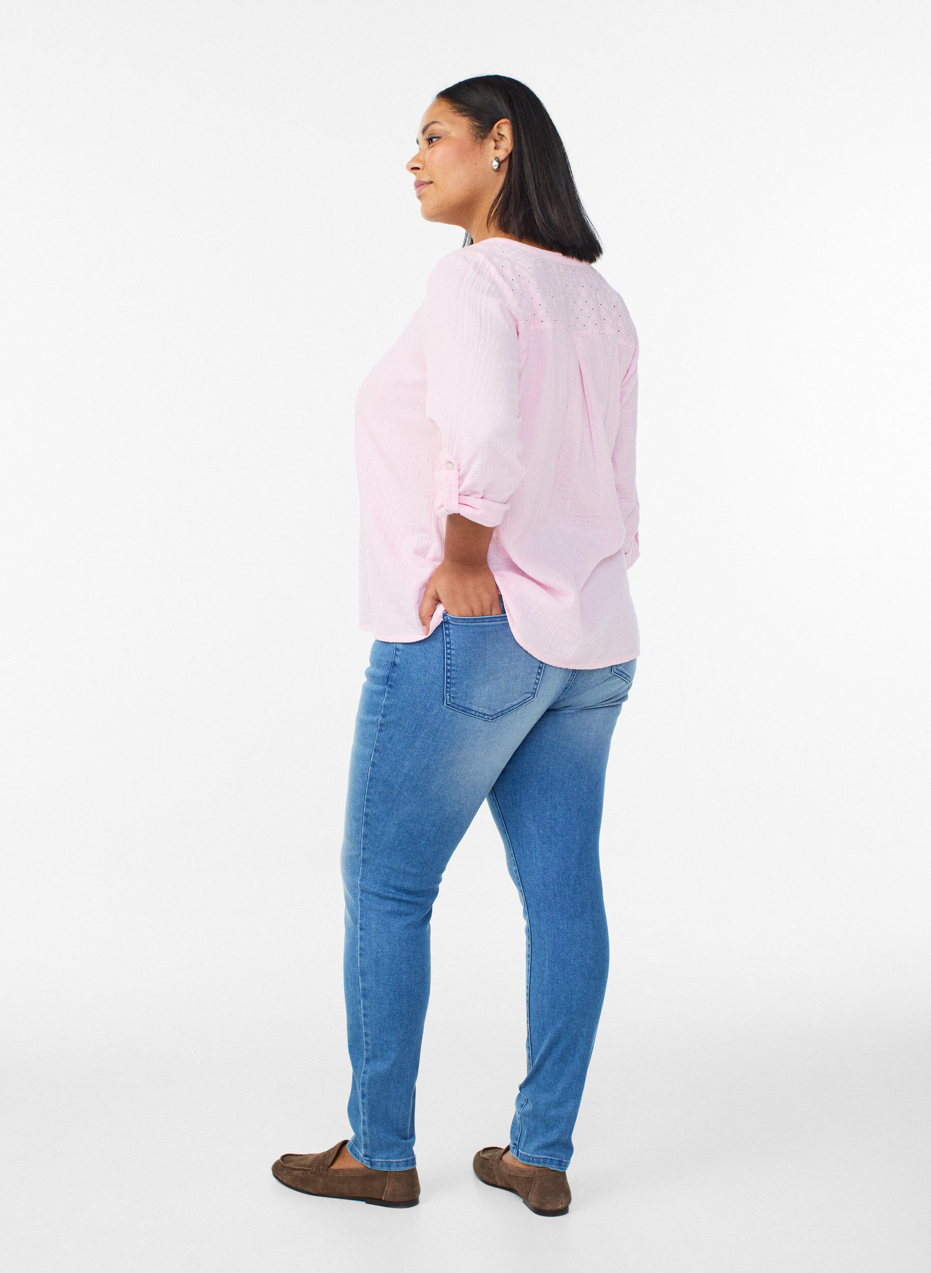 ZizziJeans Emily Slim fit &agrave; taille r&eacute;guli&egrave;re, Bleu Clair, Model image number 1