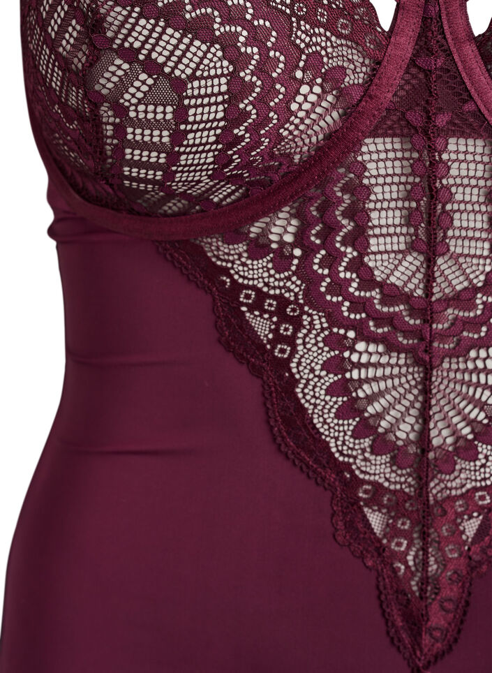 Body en dentelle &agrave; armatures avec jeu de lani&egrave;res, Bordeaux, Packshot image number 2