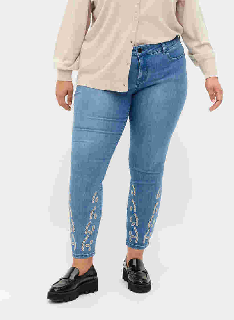 Cropped Emily jeans met borduursel, Blue denim, Model image number 2