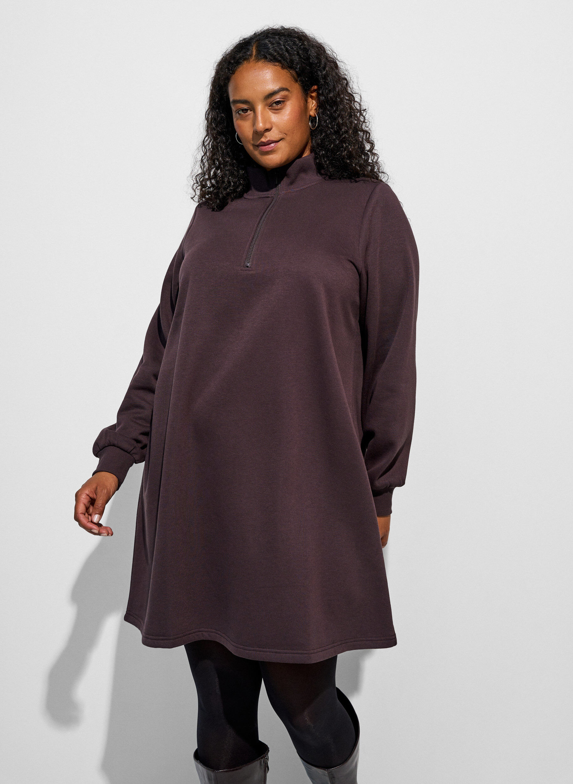 ZizziSweatshirtjurk met hoge ribkraag en rits, Bruin, Model image number 0