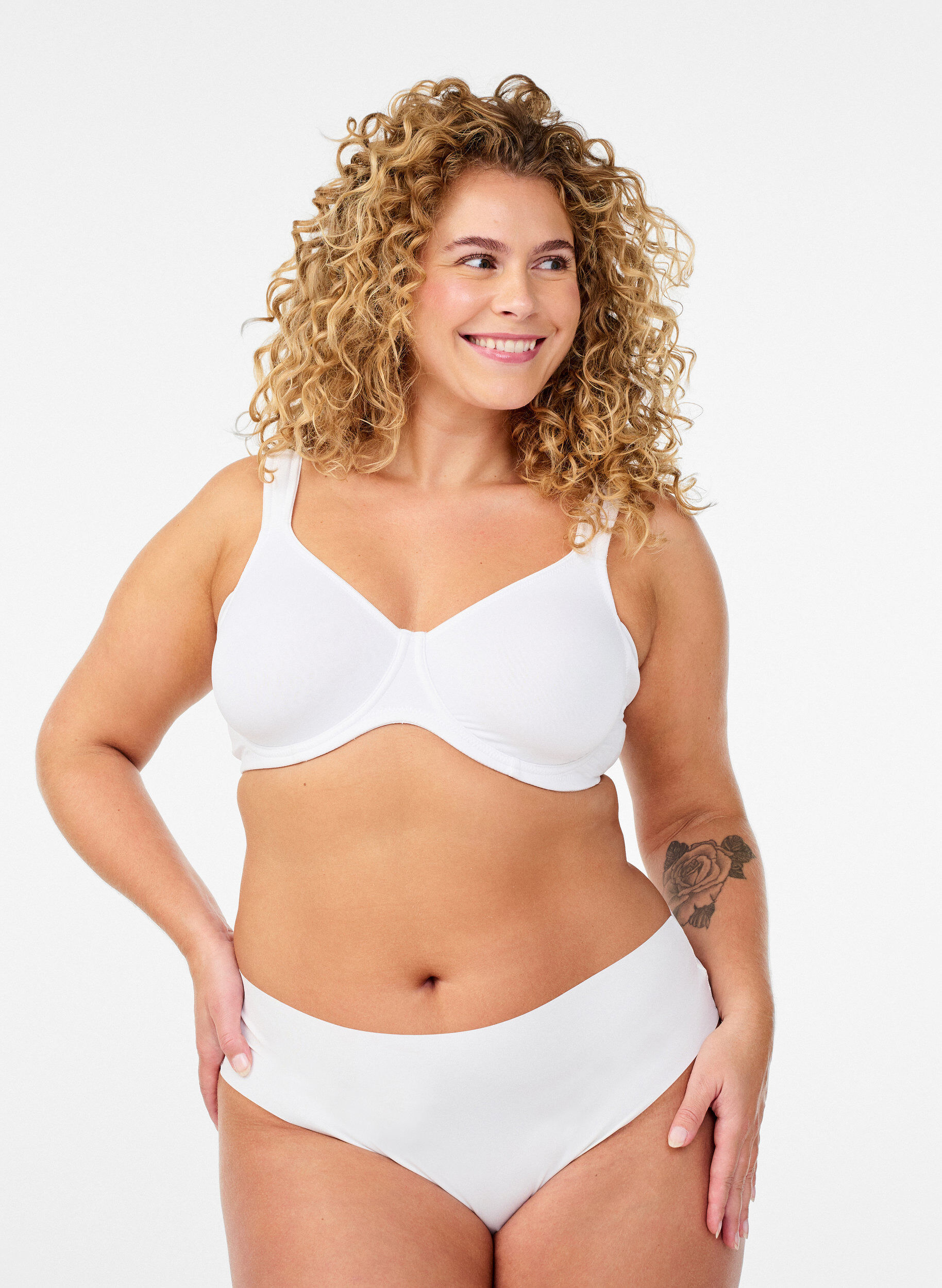 ZizziComfort-bh met beugel en voorgevormde cups, Wit, Model image number 1