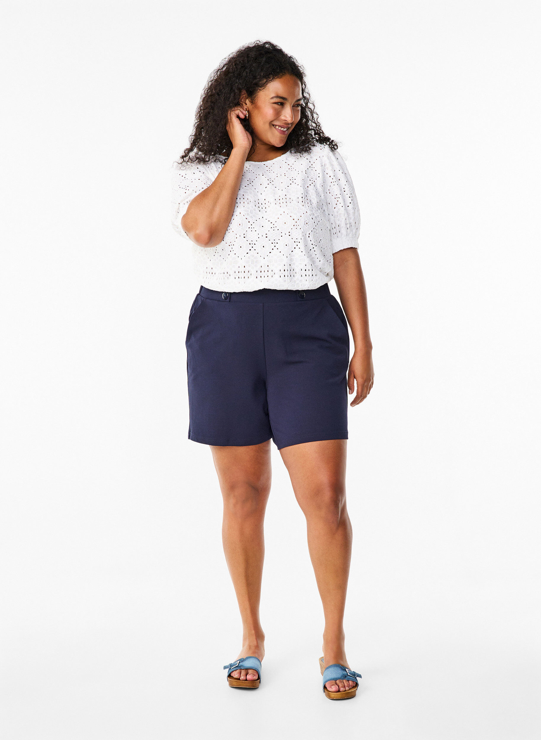 Zizzi Chemisier &agrave; manches courtes avec motif de dentelle, Bright White, Model image number 2