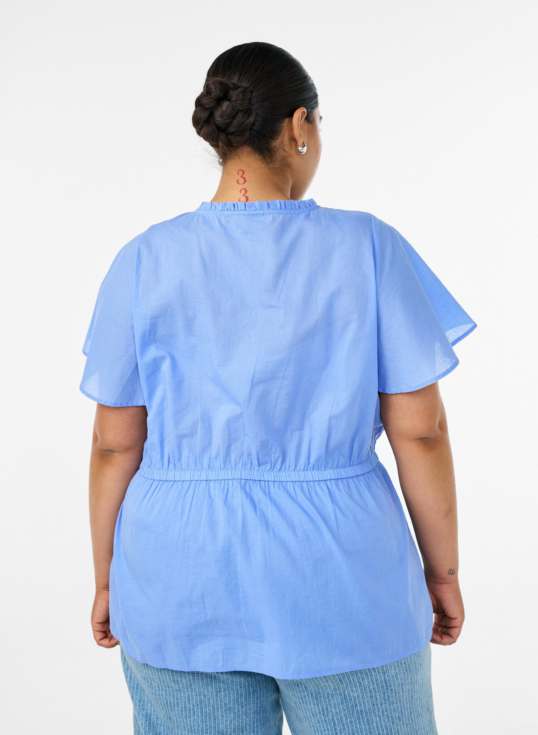 ZizziBlouse en coton avec lien &agrave; nouer et taille &eacute;lastiqu&eacute;e, Bleu, Model image number 2