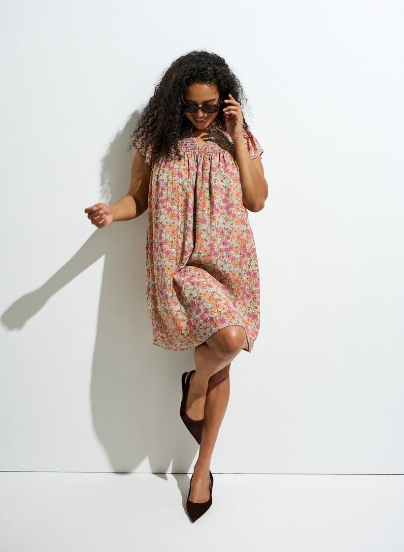 Korte viscose jurk met smokwerk en bloemenprint, Oranje, Image image number 0