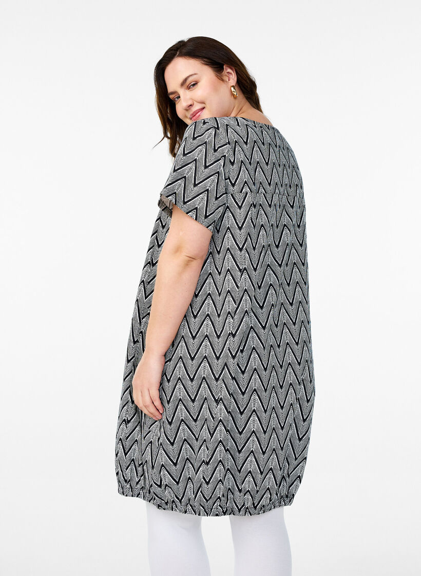 Robe en coton &agrave; manches courtes avec imprim&eacute;, Noir, Model image number 2