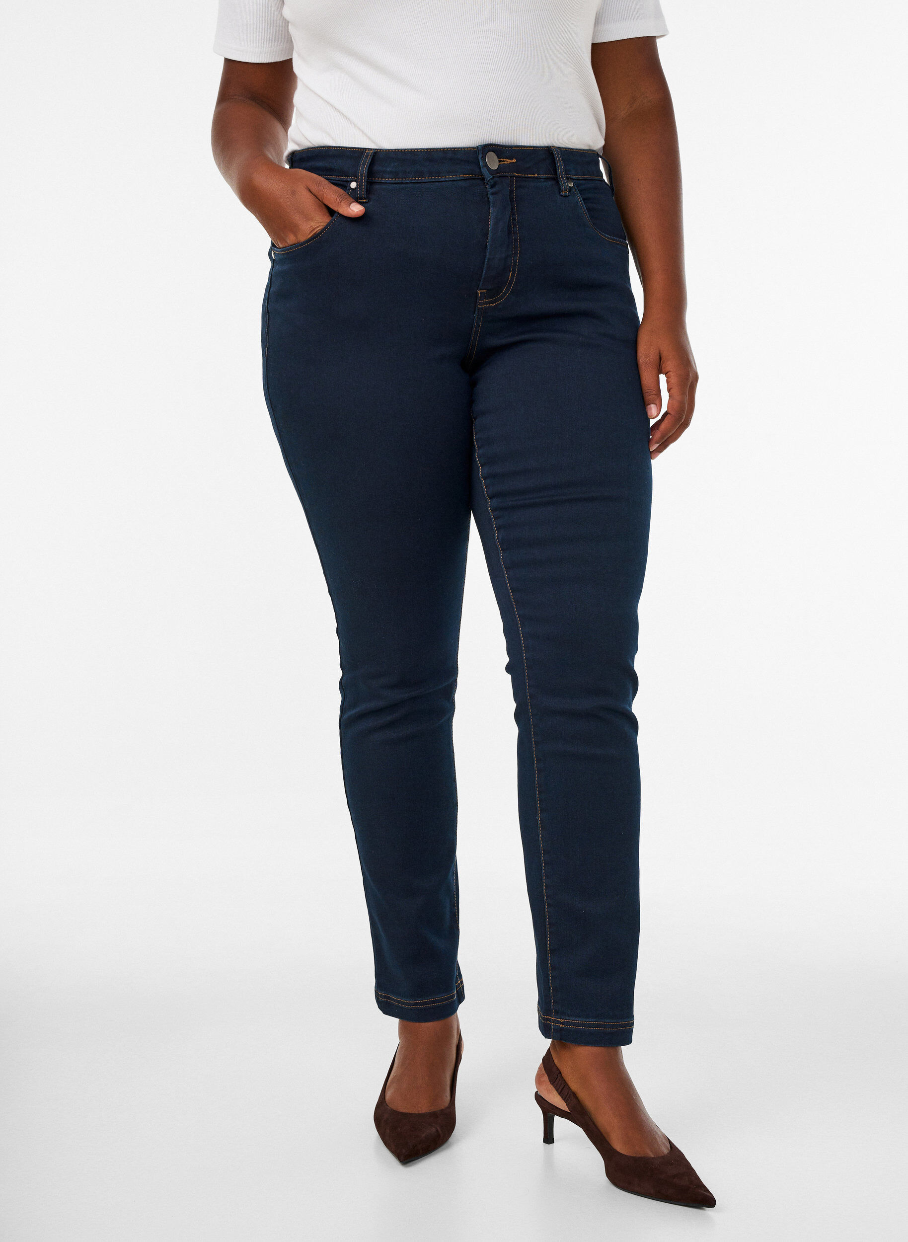 ZizziJeans Emily Slim fit &agrave; taille r&eacute;guli&egrave;re, Bleu, Model image number 3