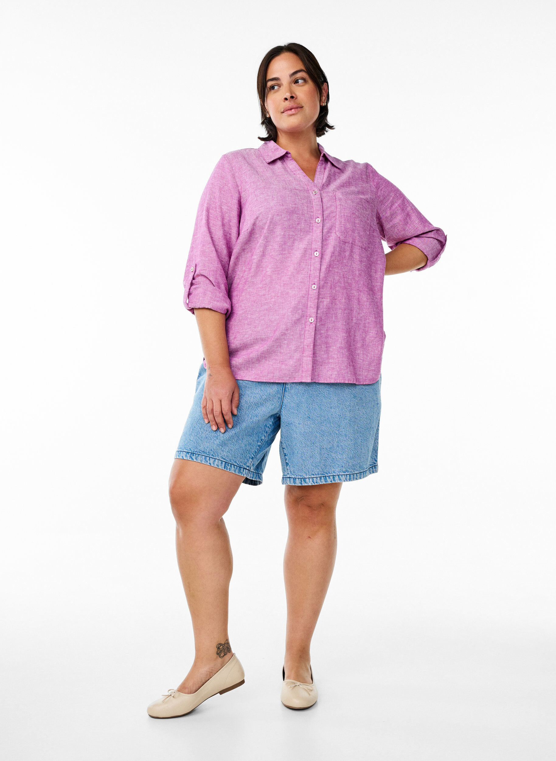 Zizzi Chemise en lin et viscose avec manches 3/4, Violet, Model image number 1