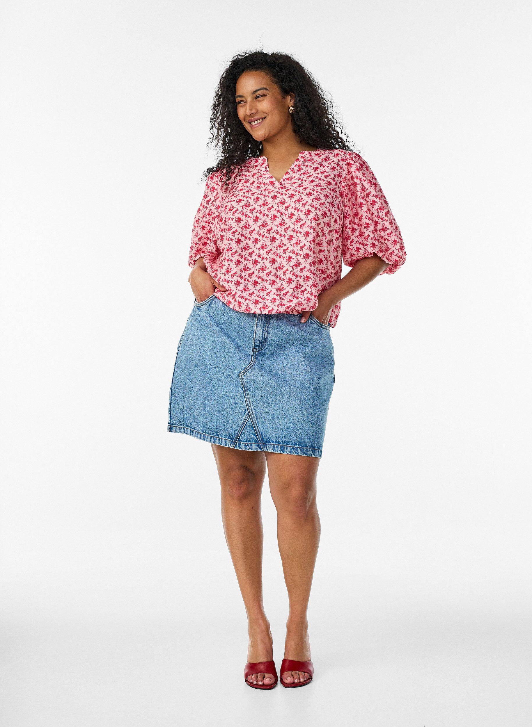 ZizziBlouse florale en viscose avec manches ballon, Rouge, Model image number 1