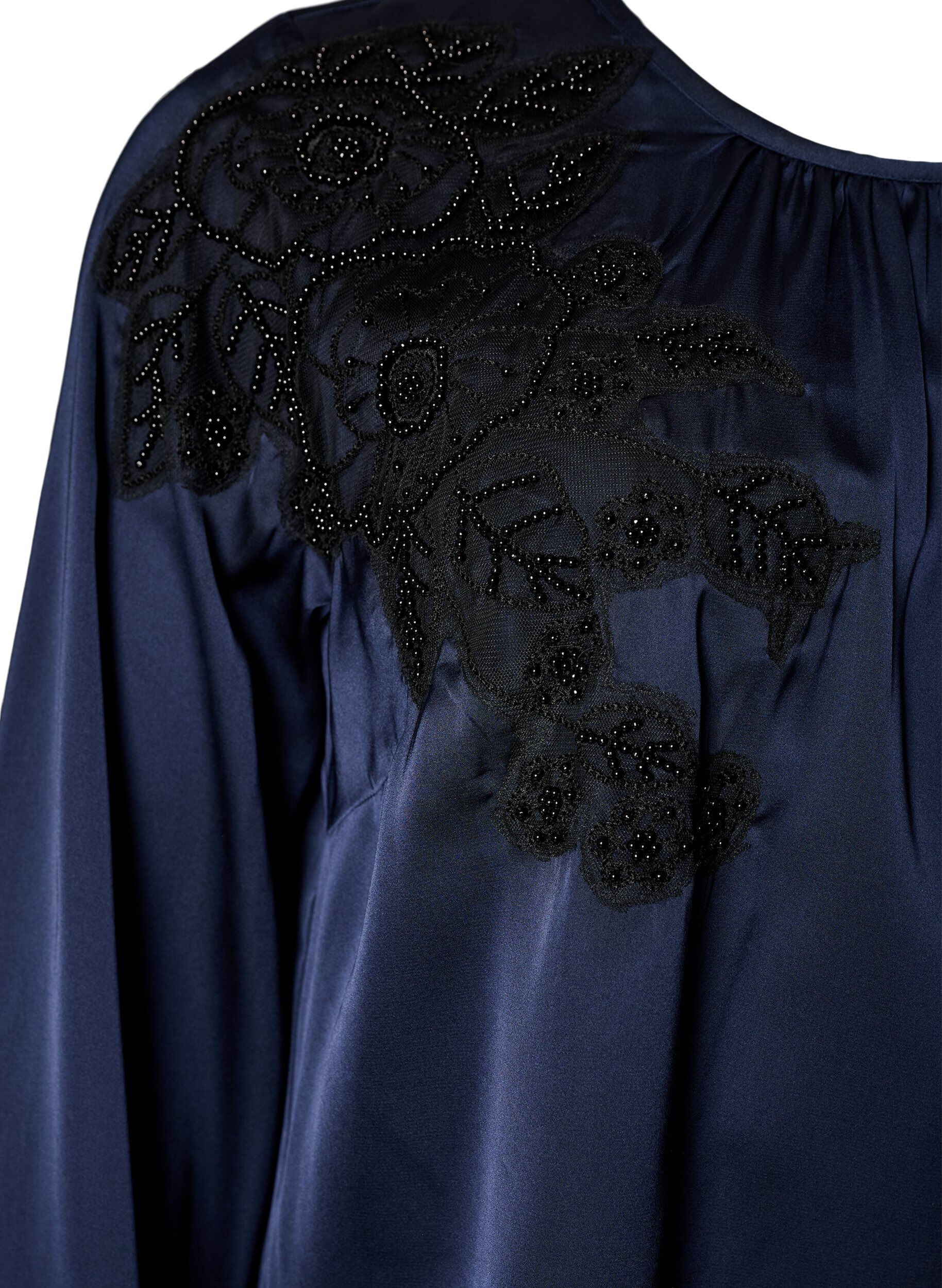ZizziBlouse en satin avec appliqu&eacute; en dentelle et perles, Bleu, Packshot image number 2