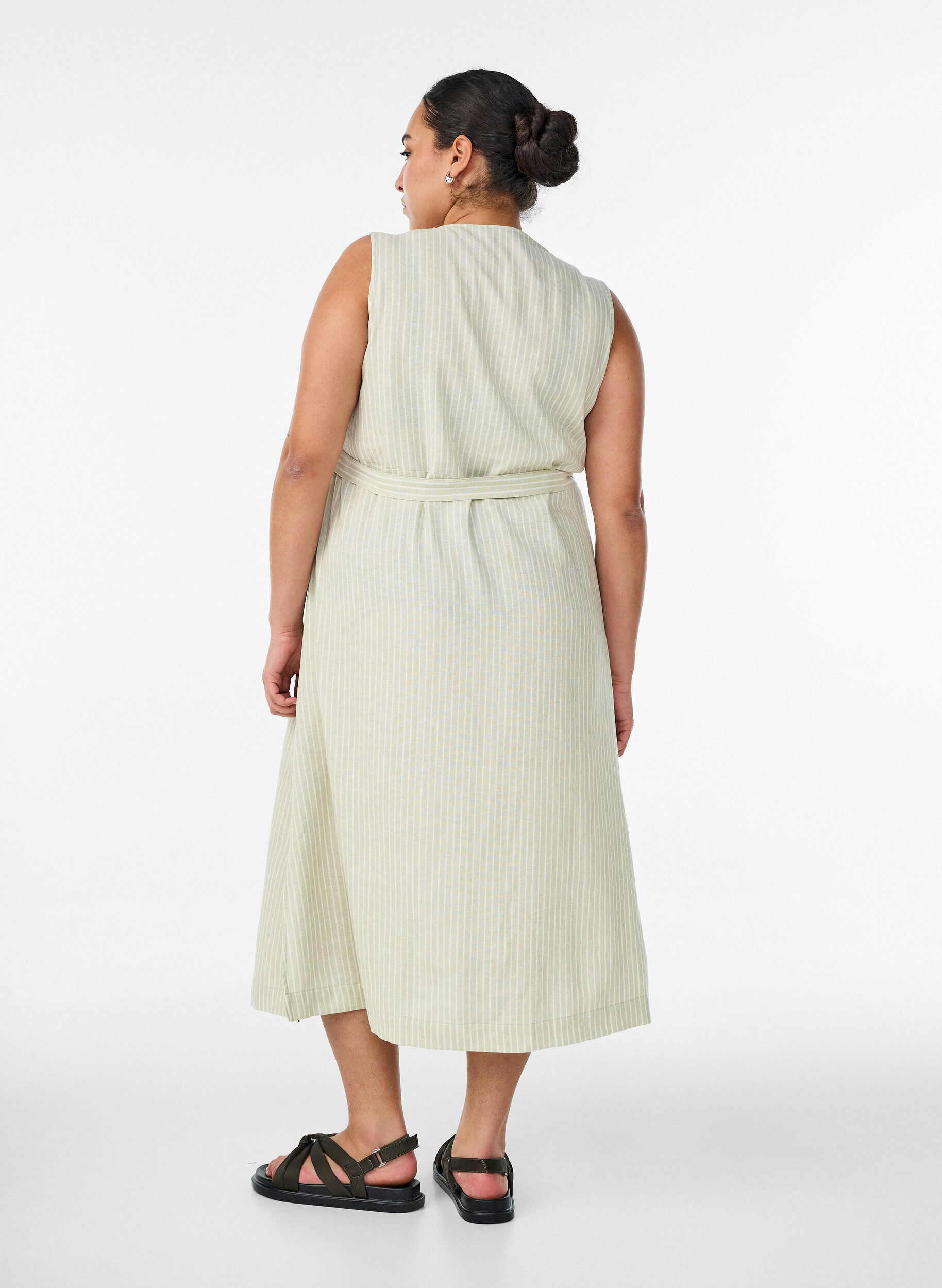 ZizziRobe midi sans manches &agrave; rayures en lin et viscose, Vert clair, Model image number 1