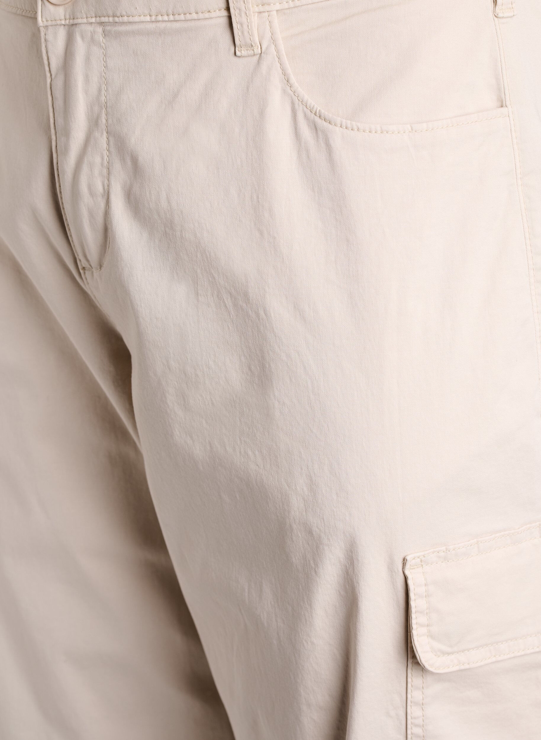 Zizzi Pantacourts cargo &agrave; taille haute, Beige, Packshot image number 2