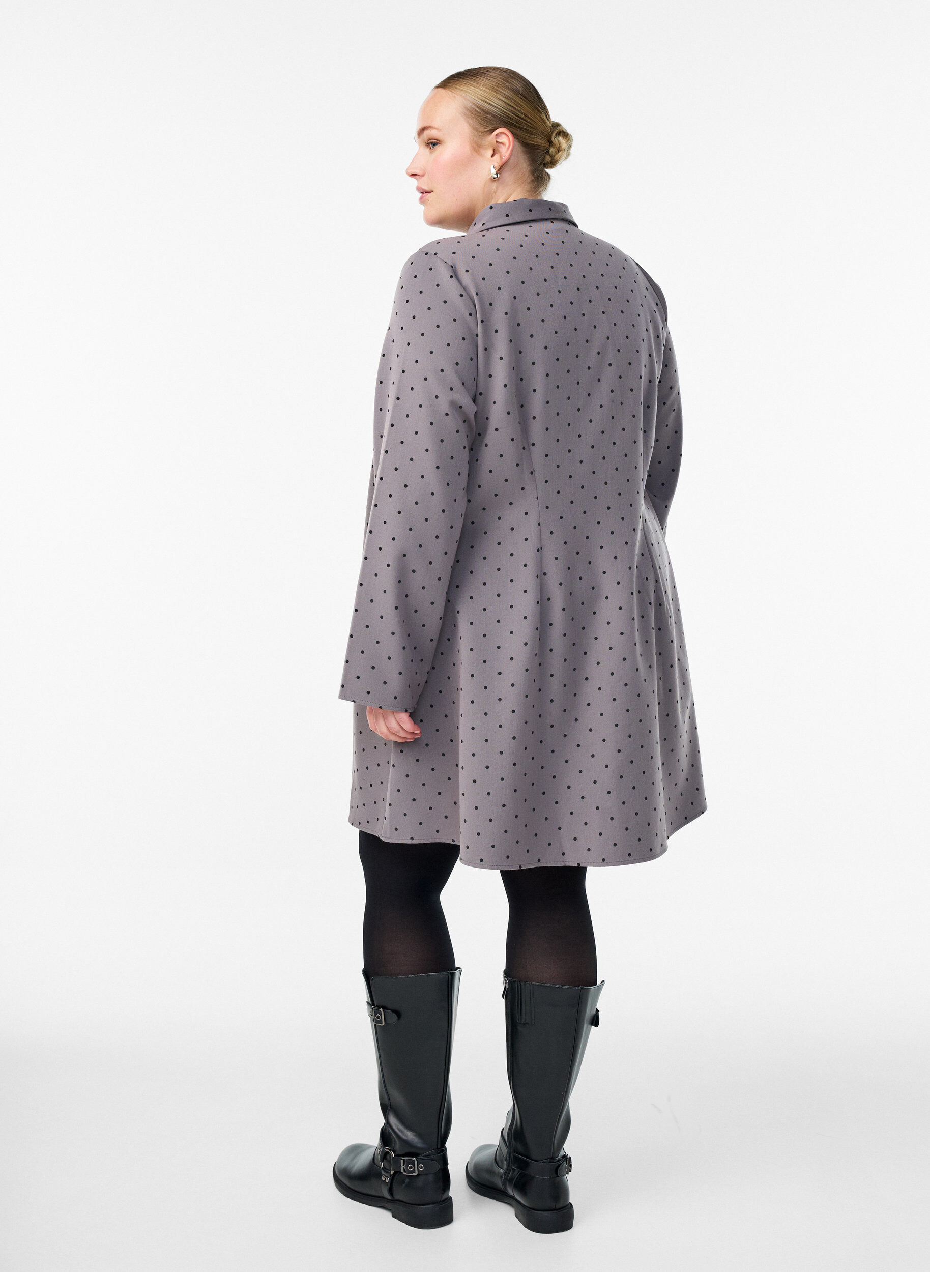 Zizzi Robe courte &agrave; coupe &eacute;vas&eacute;e avec manches longues, Gris, Model image number 2