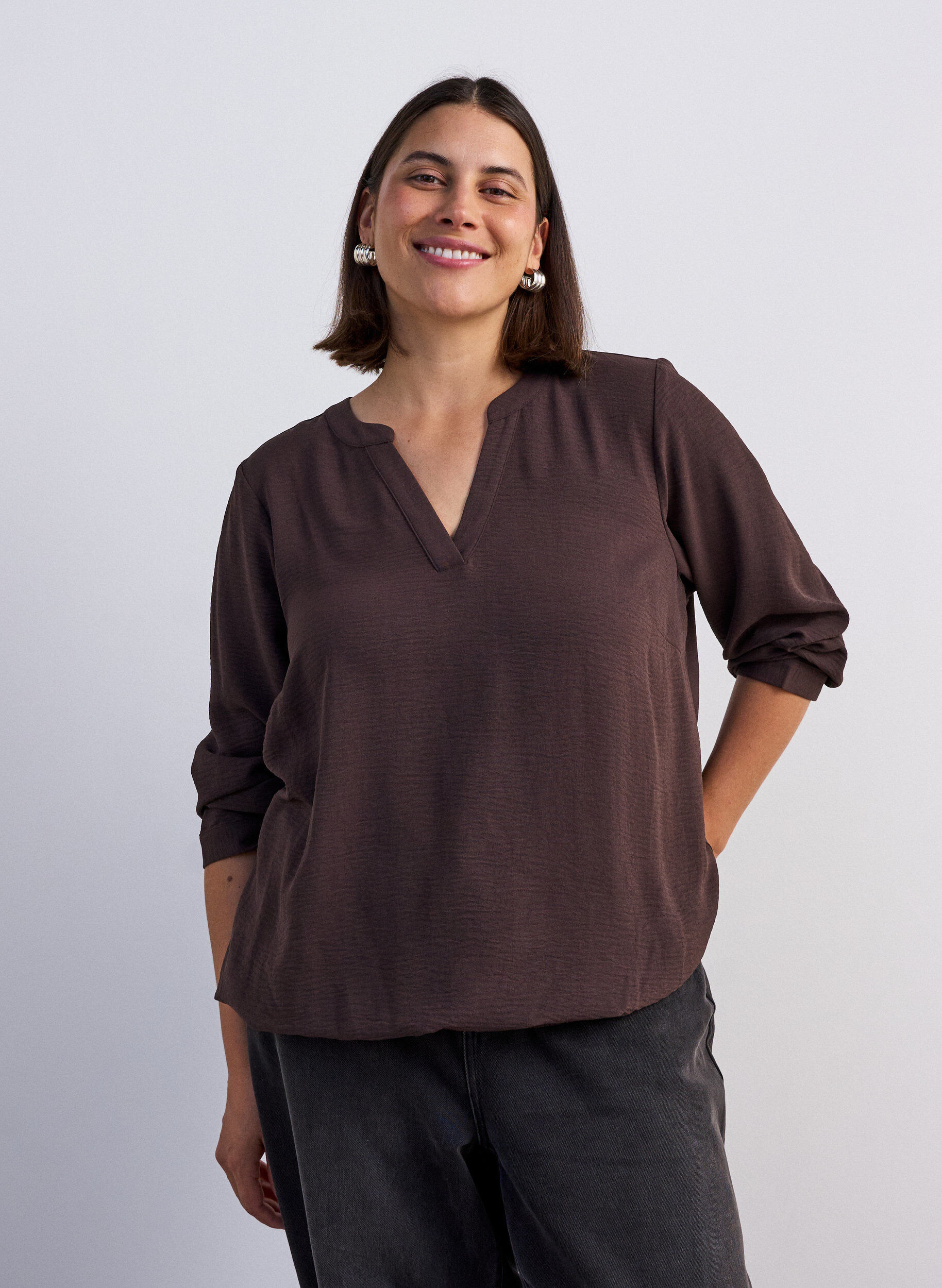 ZizziBlouse &agrave; la silhouette ballon avec col en V, Marron, Model image number 0