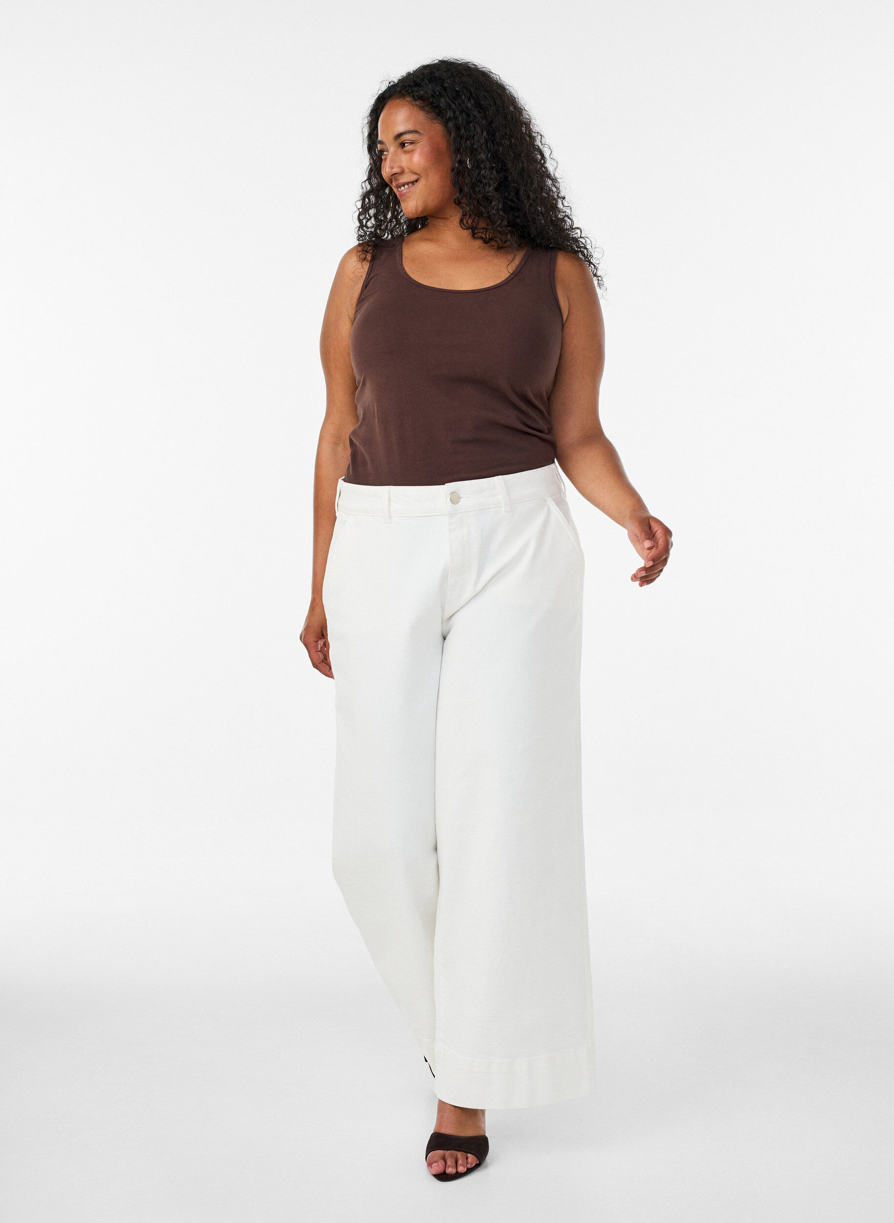 ZizziEffen basic top in katoen, Bruin, Model image number 1