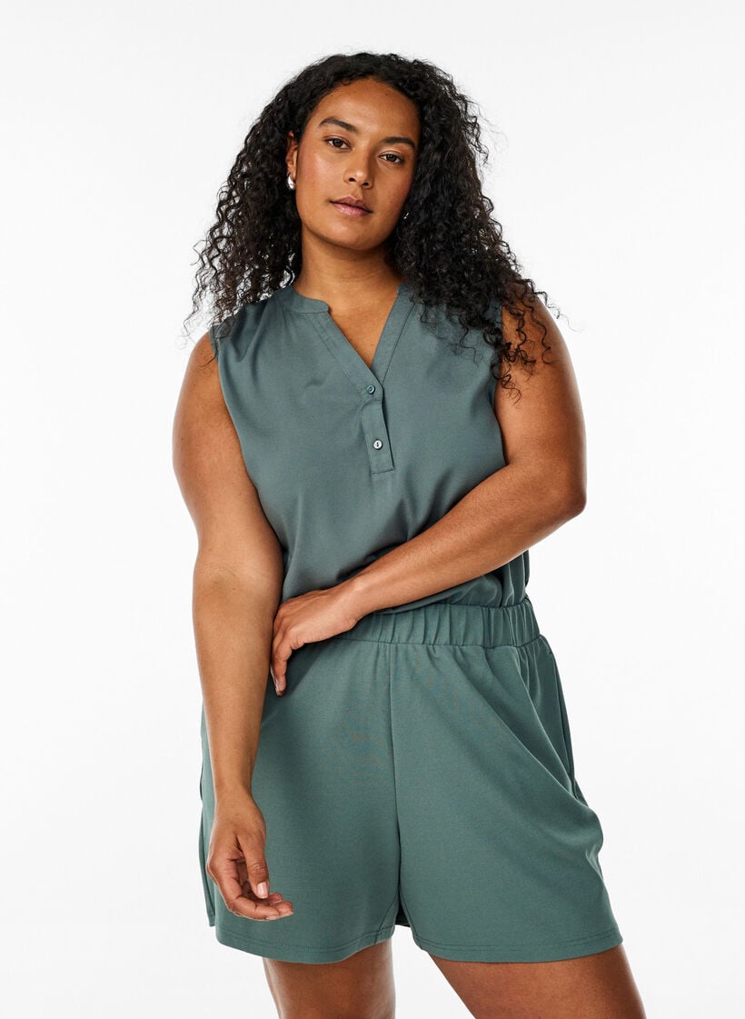 Shorts amples avec des poches, Vert fonc&eacute;, Model image number 0