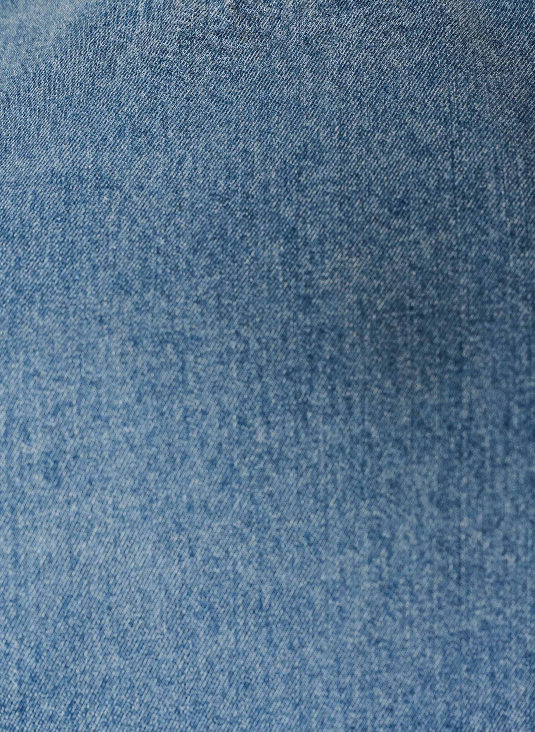 Zizzi Blouse en jean &agrave; manches courtes avec broderie anglaise, Bleu Clair, Packshot image number 2