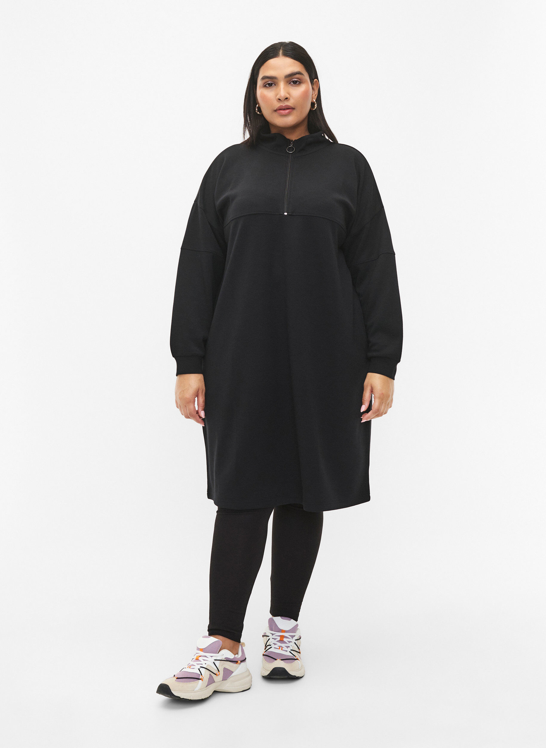 Zizzi Robe sweat &agrave; col montant en tissu &agrave; base de modal, Black, Model image number 2