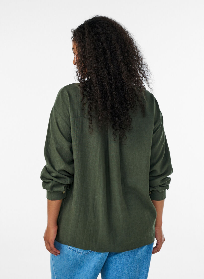 Blouse en lin et viscose avec col en V, Vert, Model image number 2